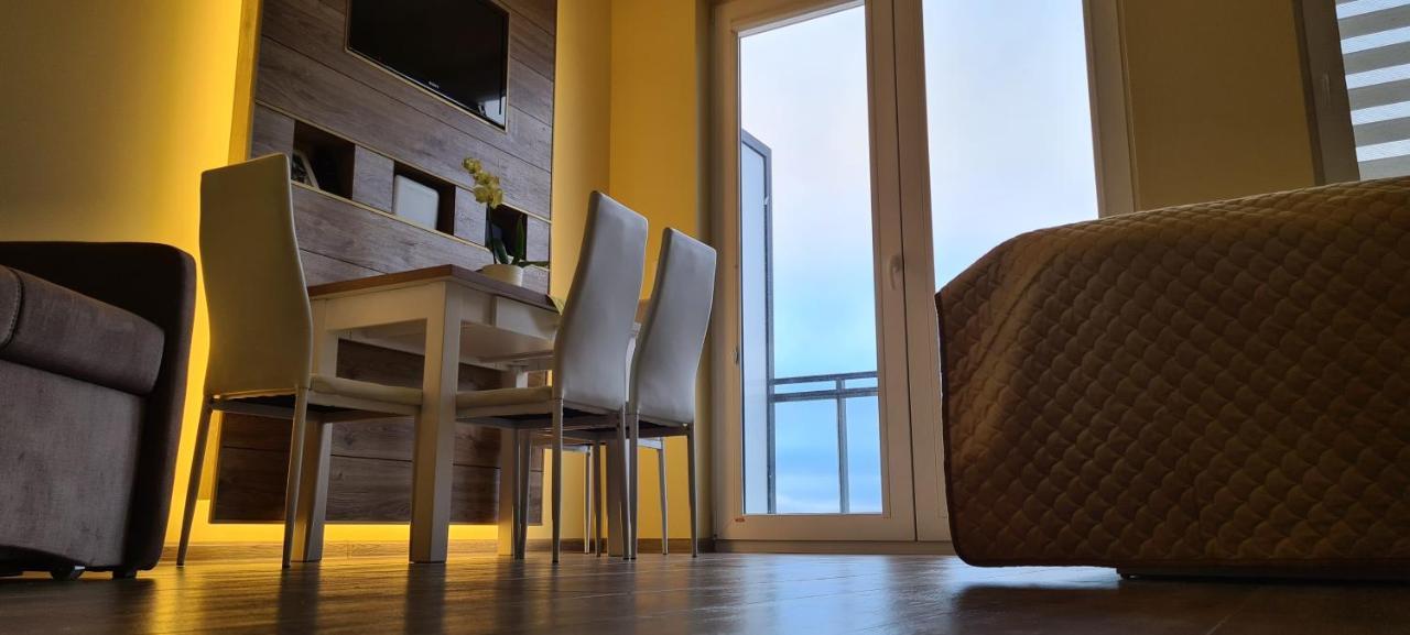 Apartament "Zloty Relaks" Tuz Przy Plazy Z Balkonem Z Widokiem Na Hel I Hamakami 푸크 외부 사진